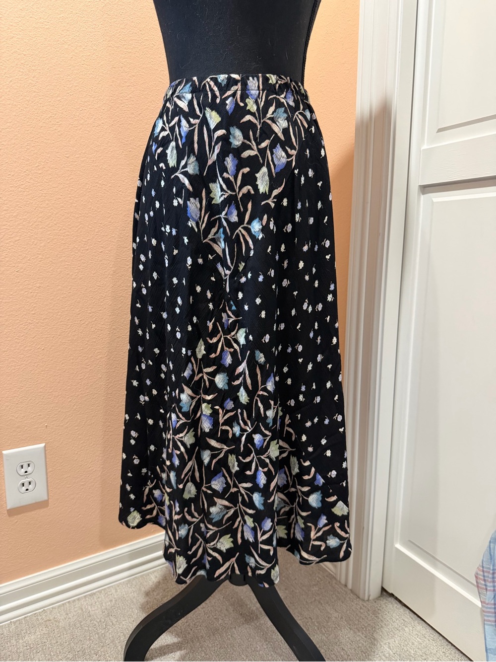 Black Floral Panel Midi Skirt - Women's Printed A-Line Skirt